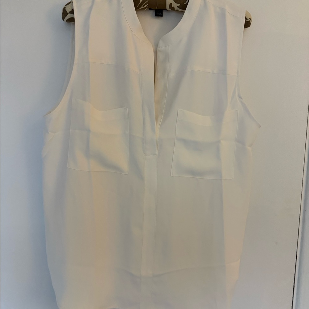 Ann Taylor White Sleeveless V-Neck Pocket Camisole